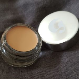 Glossier Makeup - Glossier Stretch Concealer G7 Glossier Makeup - Glossier Stretch Concealer G7